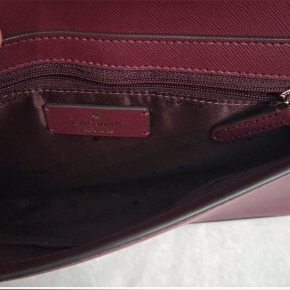 KATE SPADE💕NWOT Leather Crossbody Bag with Gold Logo - Picture 4 of 4